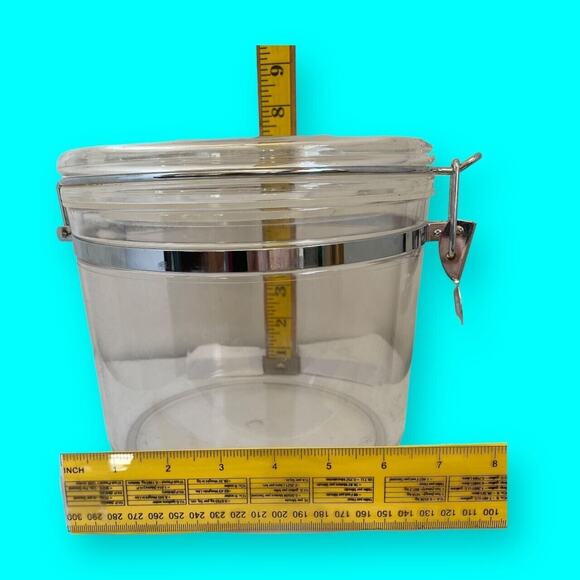 Clear Plastic Airtight Food Storage Container With Locking Lid & Metal Clamp - Picture 5 of 8